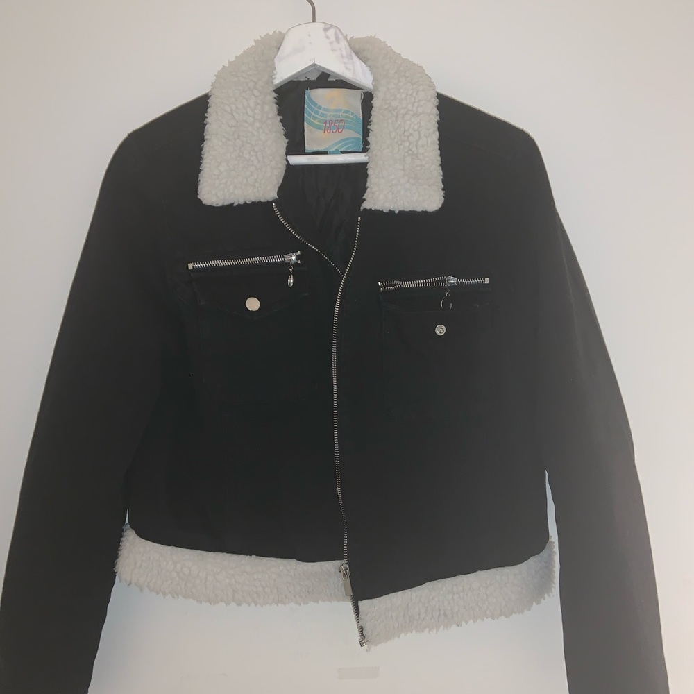 Black jean jacket with faux fur collar